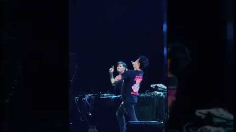 REZA ARAP Keluarin Jurus Naruto || Weird Genius #rezaarap #weirdgenius #konser