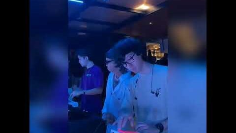 Reza Arap Kasih Minum Pengunjung Di Bali #rezaarap #weirdgenius #bali #performance