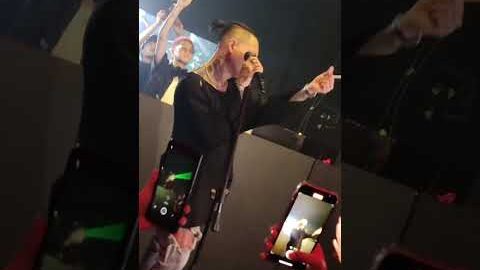 Lathi – Reza Arap Konser Di Cafe #rezaarap #lathi #weirdgenius @swuploud1709