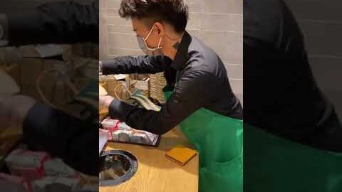 Cool Banget!!! Reza Arap Jadi Barista Sturbucks (PART 1)