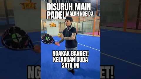 REZA ARAP MAIN PADEL TAPI PAKAIANNYA KAYAK MAU MANGGUNG WKWK #rezaarap #dj