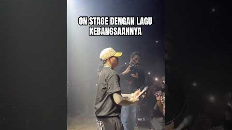 Reza arab on stage dengan lagu kebangsaannya #yb #mraloy #aloy