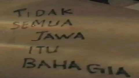 ngeliatin orang berangkat kerja sambil ngopi☕🥀