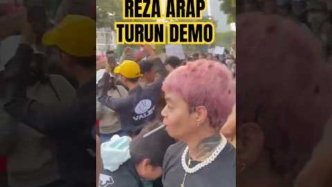 Reza arap membagikan makanan gratis untuk para pendemo dpr #bubarkandpr #rezaarap