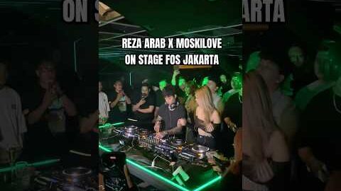 Reza arab x moskilove on stage fos jakarta #yb #mraloy #aloy