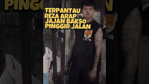 Reza arap jajan bakso di pinggir jalan #rezaarap