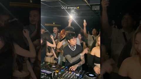 reza arab x moskilove on stage fos jakarta #yb #moskilove